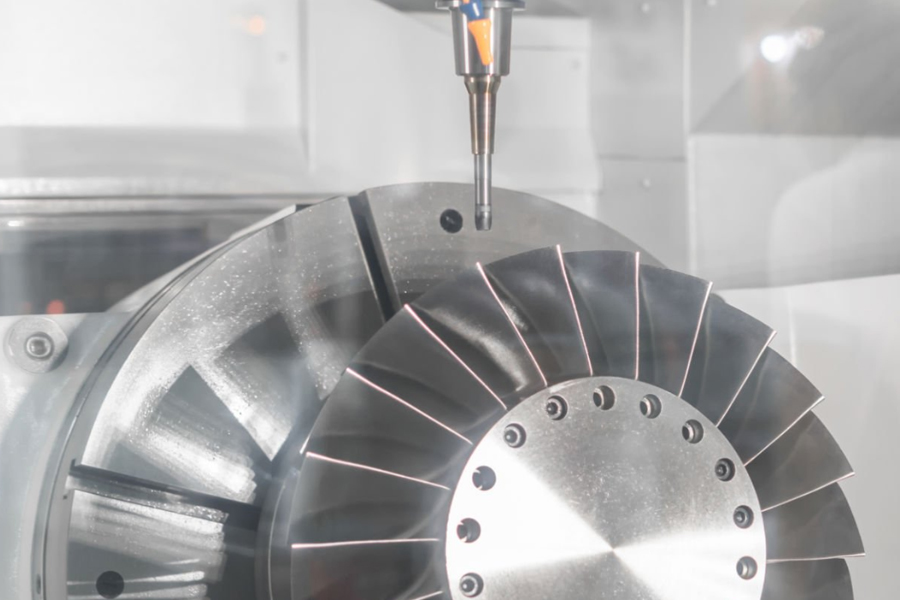 揭秘多轴联动核心技术：为何它成为航空航天、汽车模具精密制造的首选？